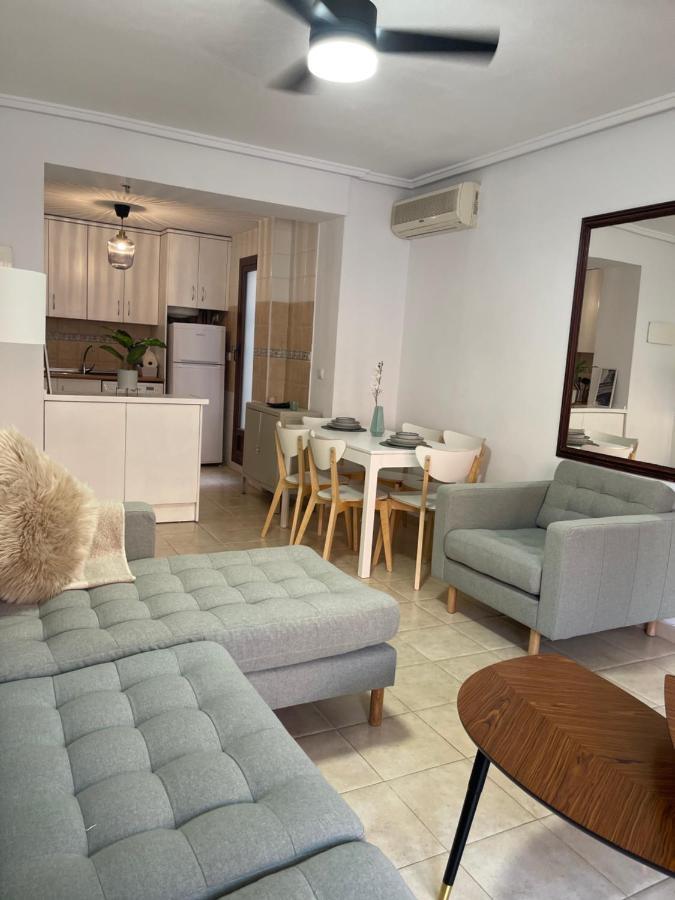 Three Bedroom Apartment With Pool In Torrevieja Exteriér fotografie